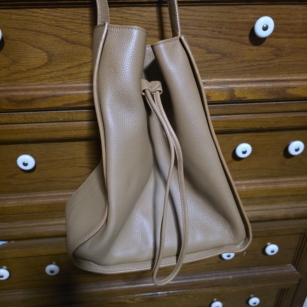 3.1 PHILLIP LIM BIG BUCKET